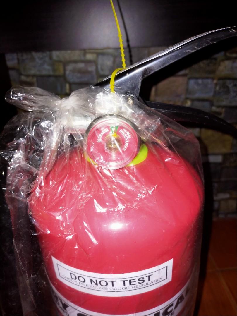 Fire Extinguisher (Category: Safe) located in Las Pinas. Submitted by suzidee (Listing ID 1030293006, Image 2). Description: Brand New (sealed) Portable 10lbs.