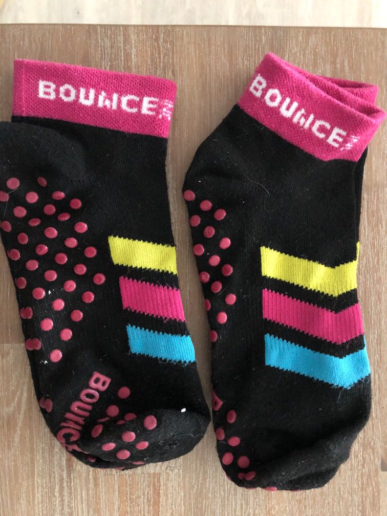 FOC - 2 pairs of bounce socks, Men's Fashion, Watches & Accessories, Socks  on Carousell