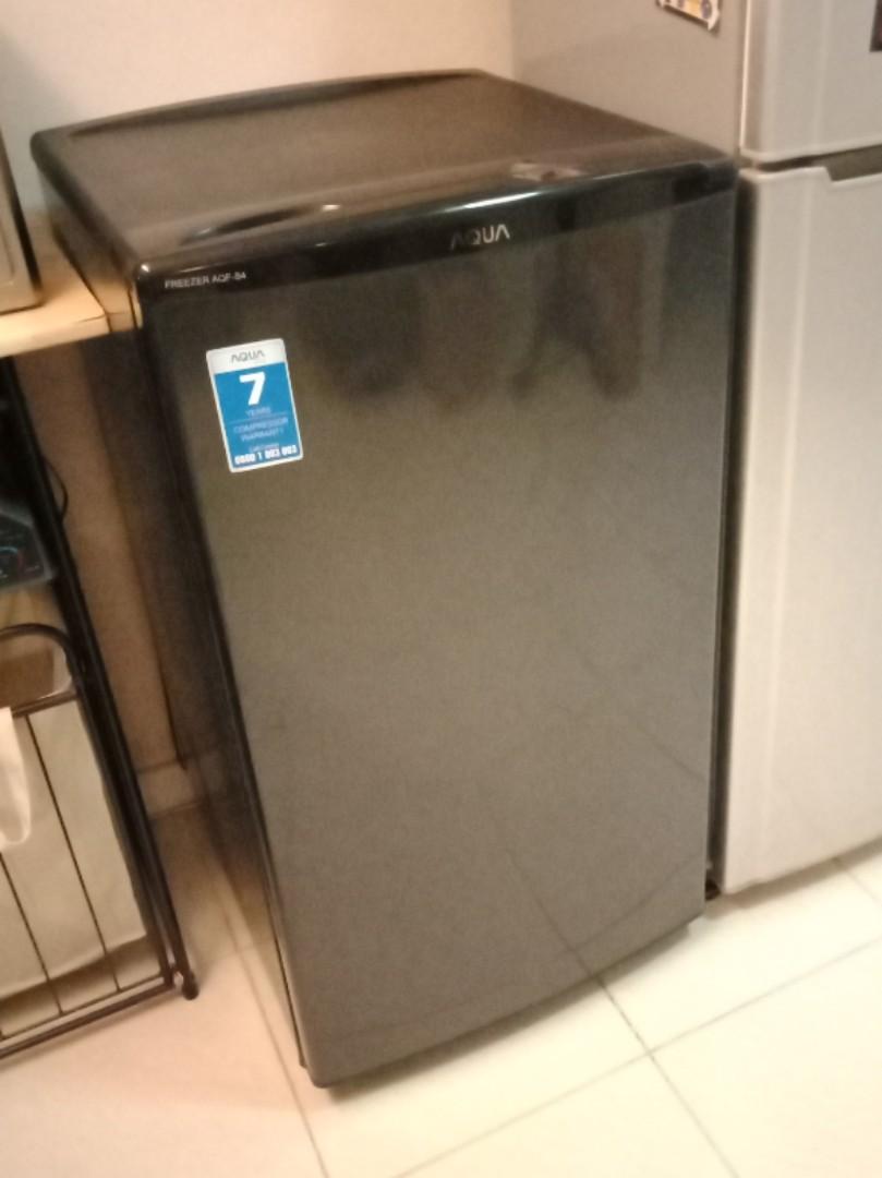 Freezer Aqua Aqf S4 Aqf S6 4 Rak Warna Hitam Kitchen Appliances Di Carousell