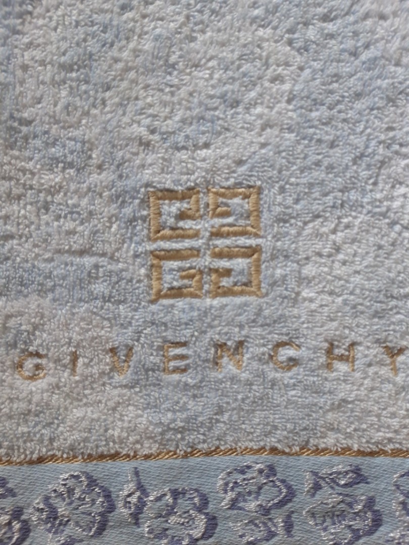 Givenchy cheap bath towel