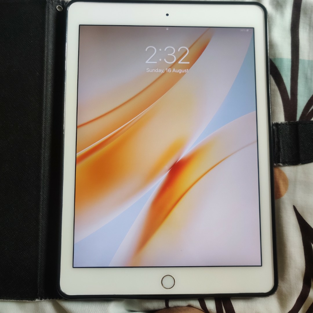 Local SG iPad Air 2 Gold 64GB WiFi (All Box +Accs + Cover)