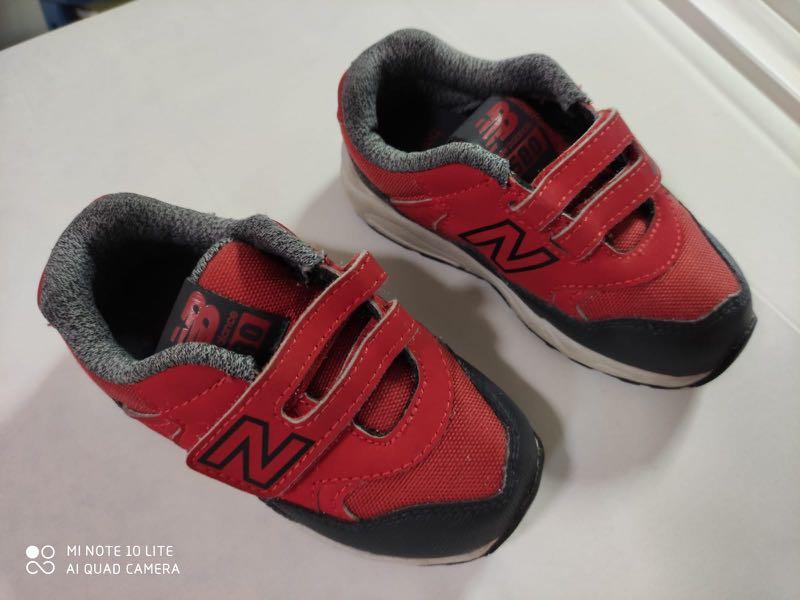 red baby shoes size 4