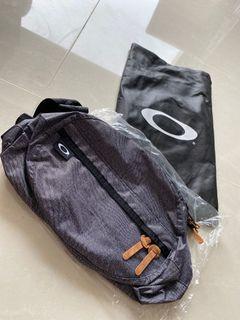 Oakley sling bag (New)