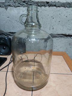 One gallon,4 litre, & half gallon vintage jug