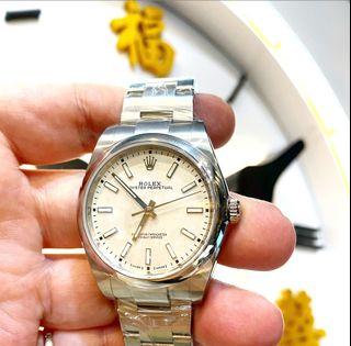 Rolex 114300 Oyster Perpetual 39mm white