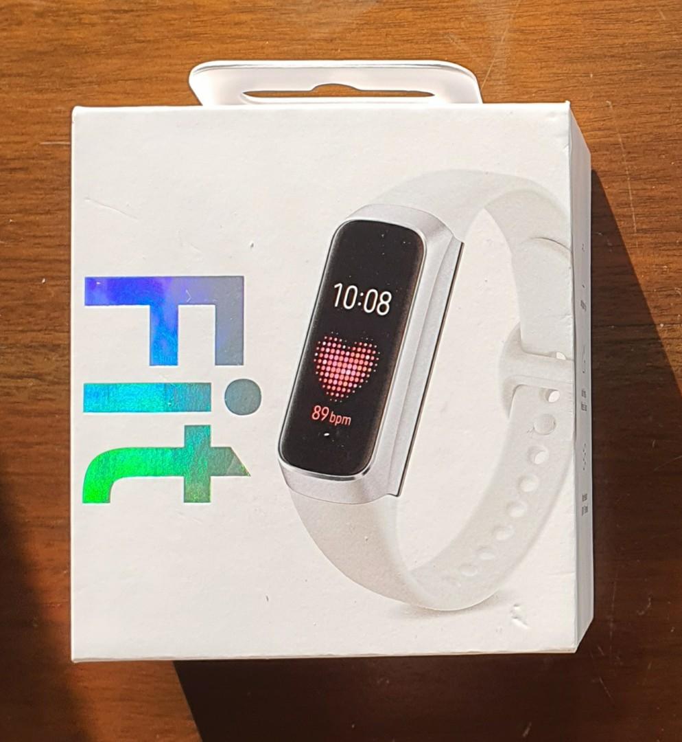 Samsung Galaxy Fit Smart Band (Category: Earphones) located in Cebu City. Submitted by marvel. (Listing ID 1030212700, Image 1). Description: Samsung Galaxy Fit Smart Band Color: Silver with White Strap Condition: Original Sealed Brand New RFS: Extra Smart Band.