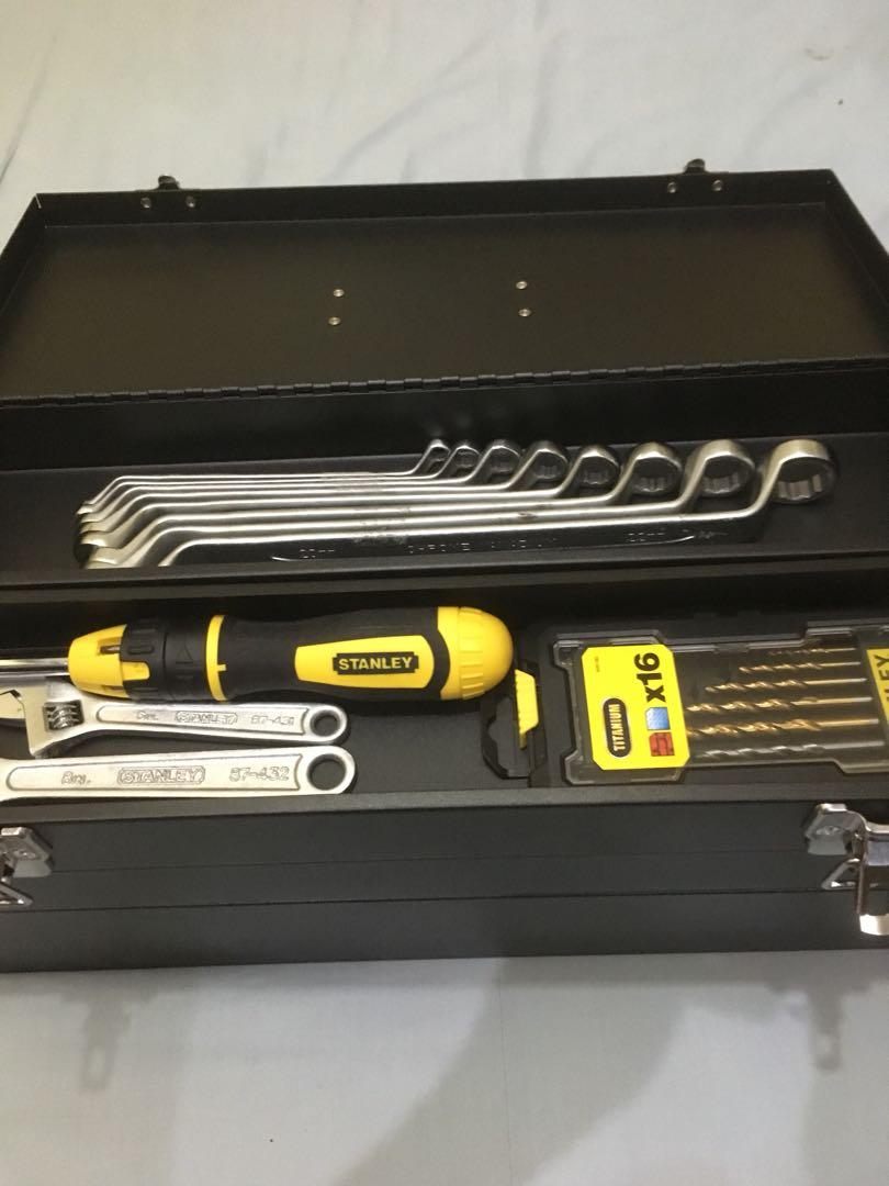 Tool Box Organizer (Tools not included) (Category: Storage Boxes & Baskets) located in Rizal. Submitted by idealgadgets (Listing ID 1030259441, Image 2). Description: I’m selling this item for Php 2,500 Organizer for Tools I do accept meet up and shipping.