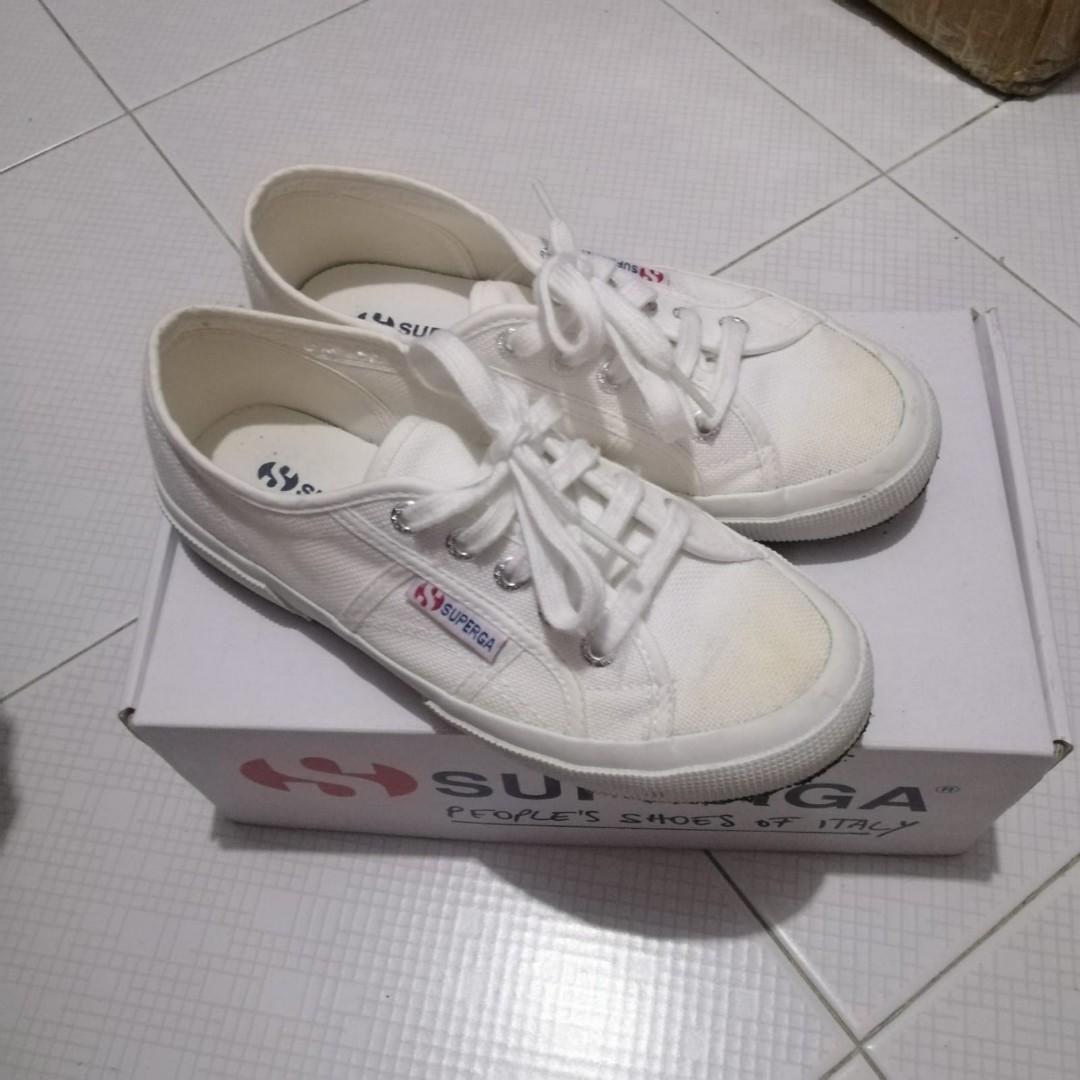 how to clean white superga canvas shoes