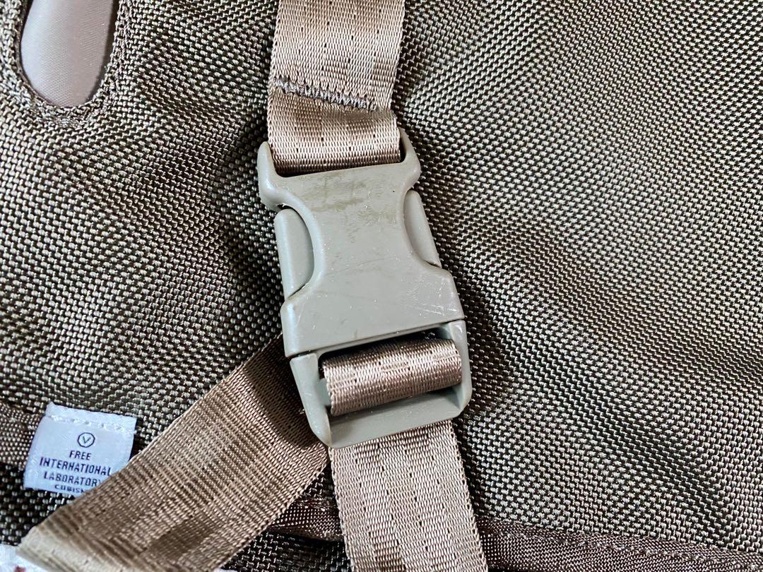Visvim Ballistic E-Cat Patchwork 28L （分類：腰袋、手提袋、小袋）位於 Hong Kong。 由 rommey 提交（商品編號 1030171559，圖片 2）。簡介： Used Condition as per pictures Olive - Length 60 cm - Height 41 cm - Width 10 cm Bag Only Multi Group Trade within 3 days after confirmation Please PM if interested Price in HK$ NO BARGAINING ON PRICE。