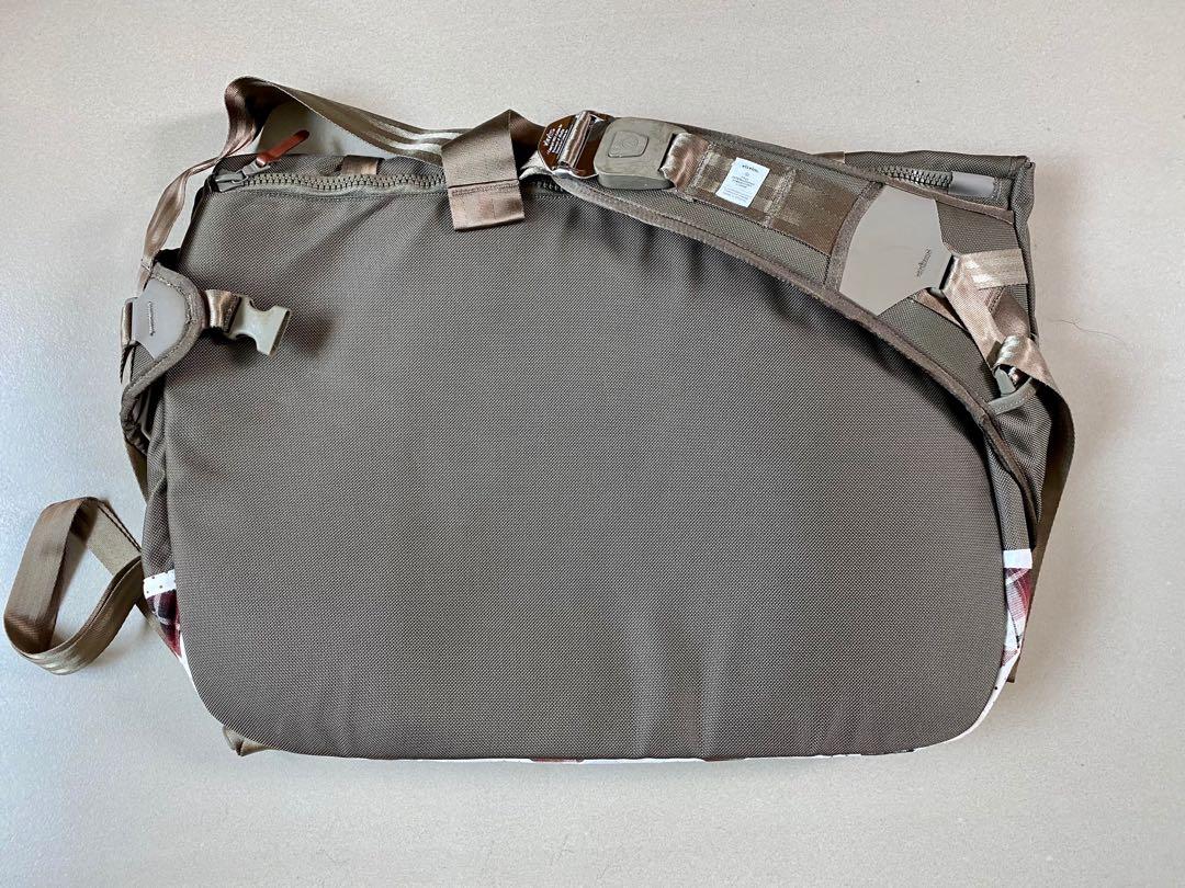 Visvim Ballistic E-Cat Patchwork 28L （分類：腰袋、手提袋、小袋）位於 Hong Kong。 由 rommey 提交（商品編號 1030171559，圖片 4）。簡介： Used Condition as per pictures Olive - Length 60 cm - Height 41 cm - Width 10 cm Bag Only Multi Group Trade within 3 days after confirmation Please PM if interested Price in HK$ NO BARGAINING ON PRICE。