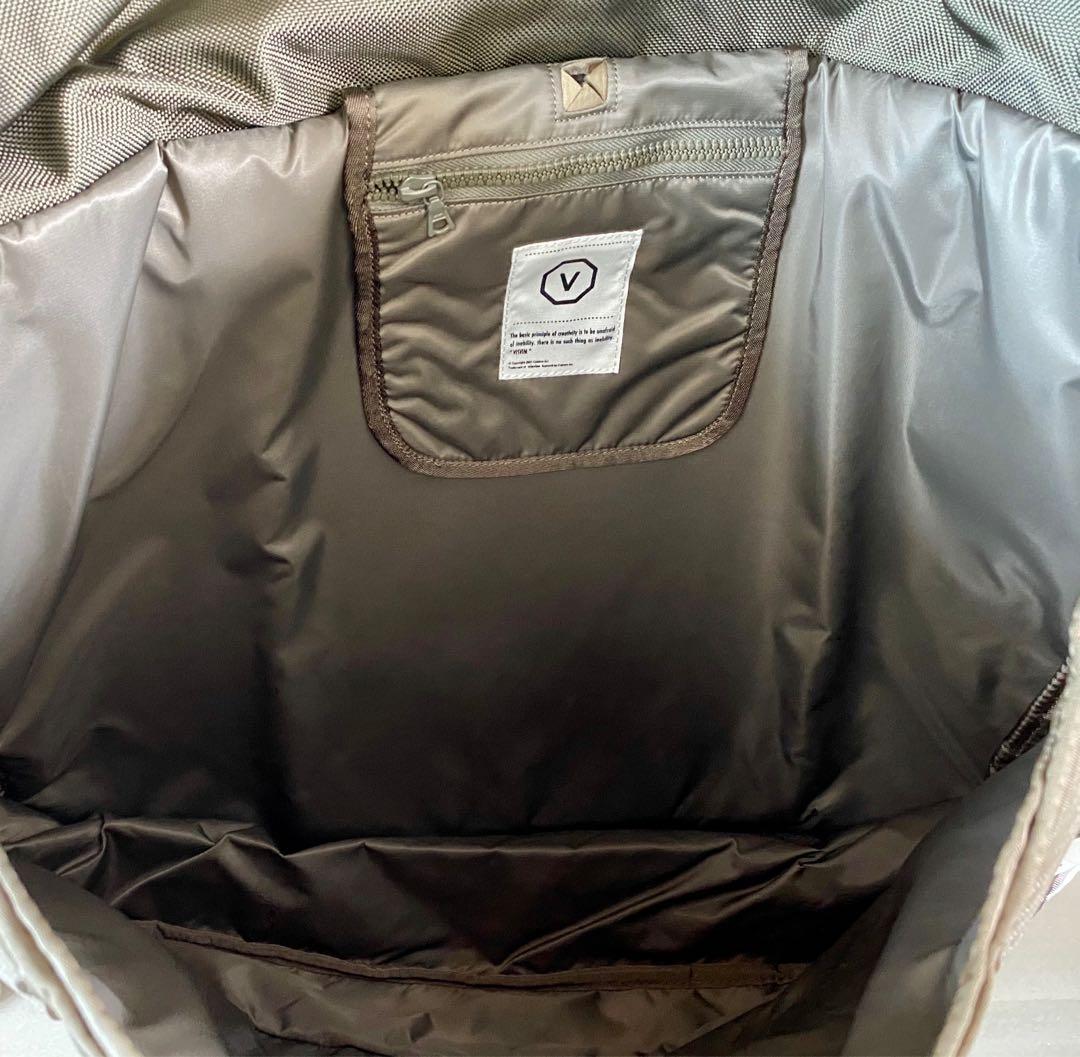 Visvim Ballistic E-Cat Patchwork 28L （分類：腰袋、手提袋、小袋）位於 Hong Kong。 由 rommey 提交（商品編號 1030171559，圖片 10）。簡介： Used Condition as per pictures Olive - Length 60 cm - Height 41 cm - Width 10 cm Bag Only Multi Group Trade within 3 days after confirmation Please PM if interested Price in HK$ NO BARGAINING ON PRICE。
