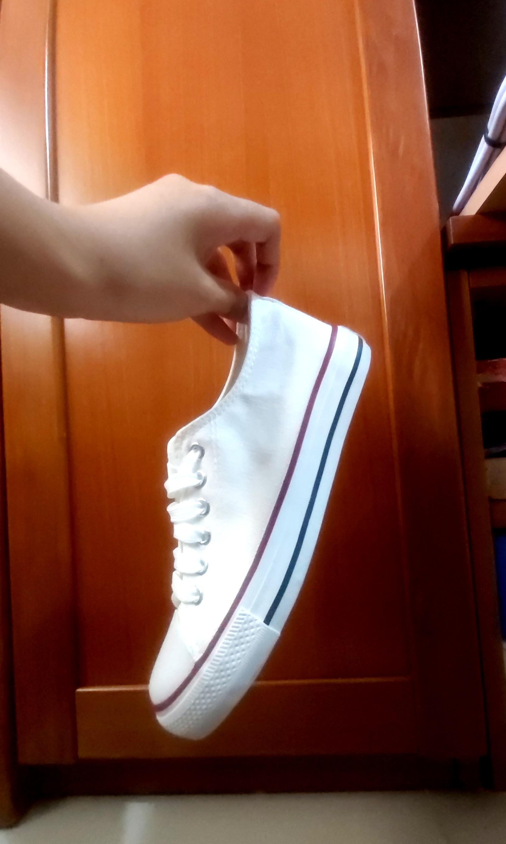 White sneakers with red stripe sale