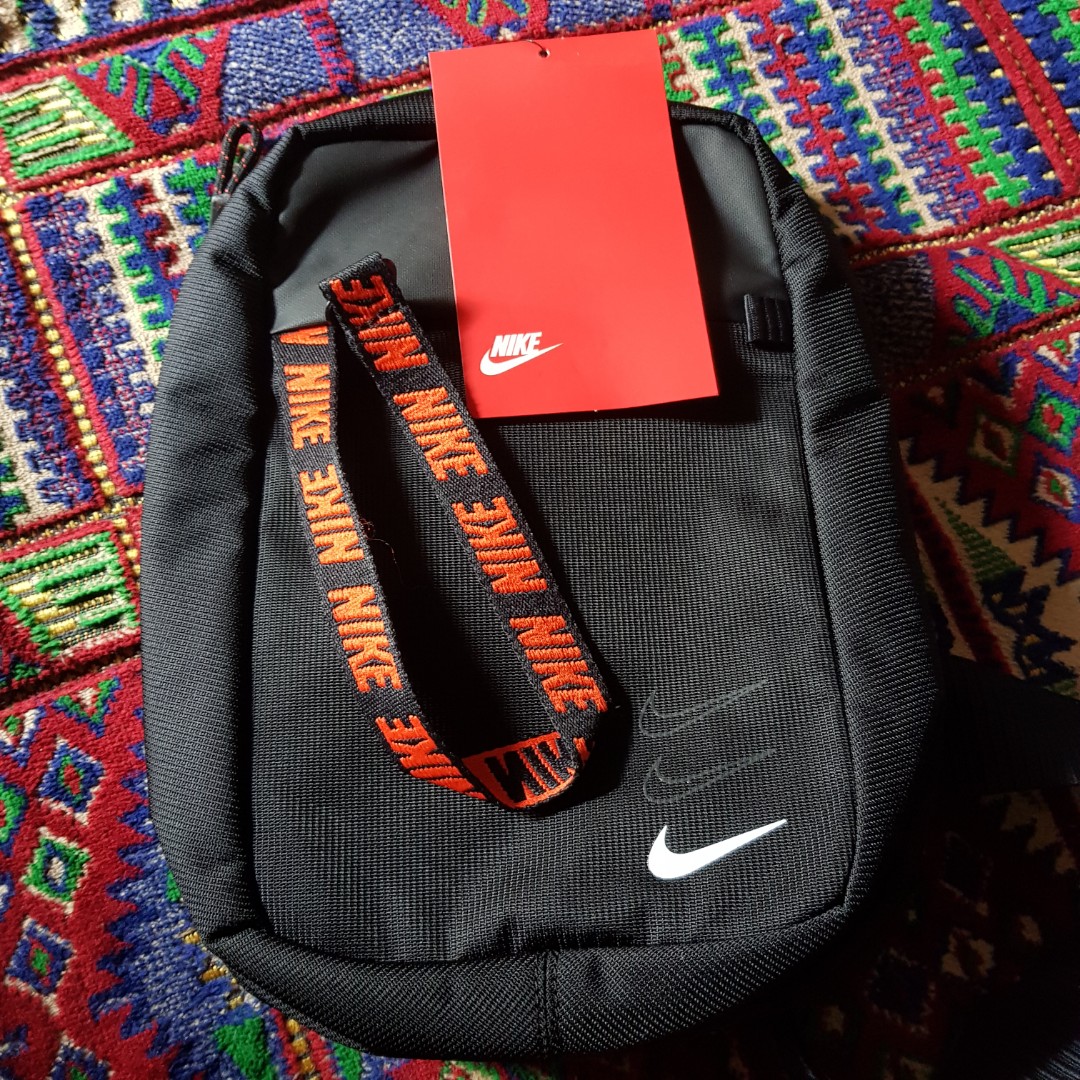 Nike original sling bag, Men's Fashion, Bags, Sling Bags on Carousell