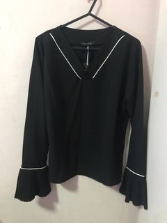 (Category: ) located in . Submitted by instockssshereee (Listing ID 1030404297, Image 1). Description: .