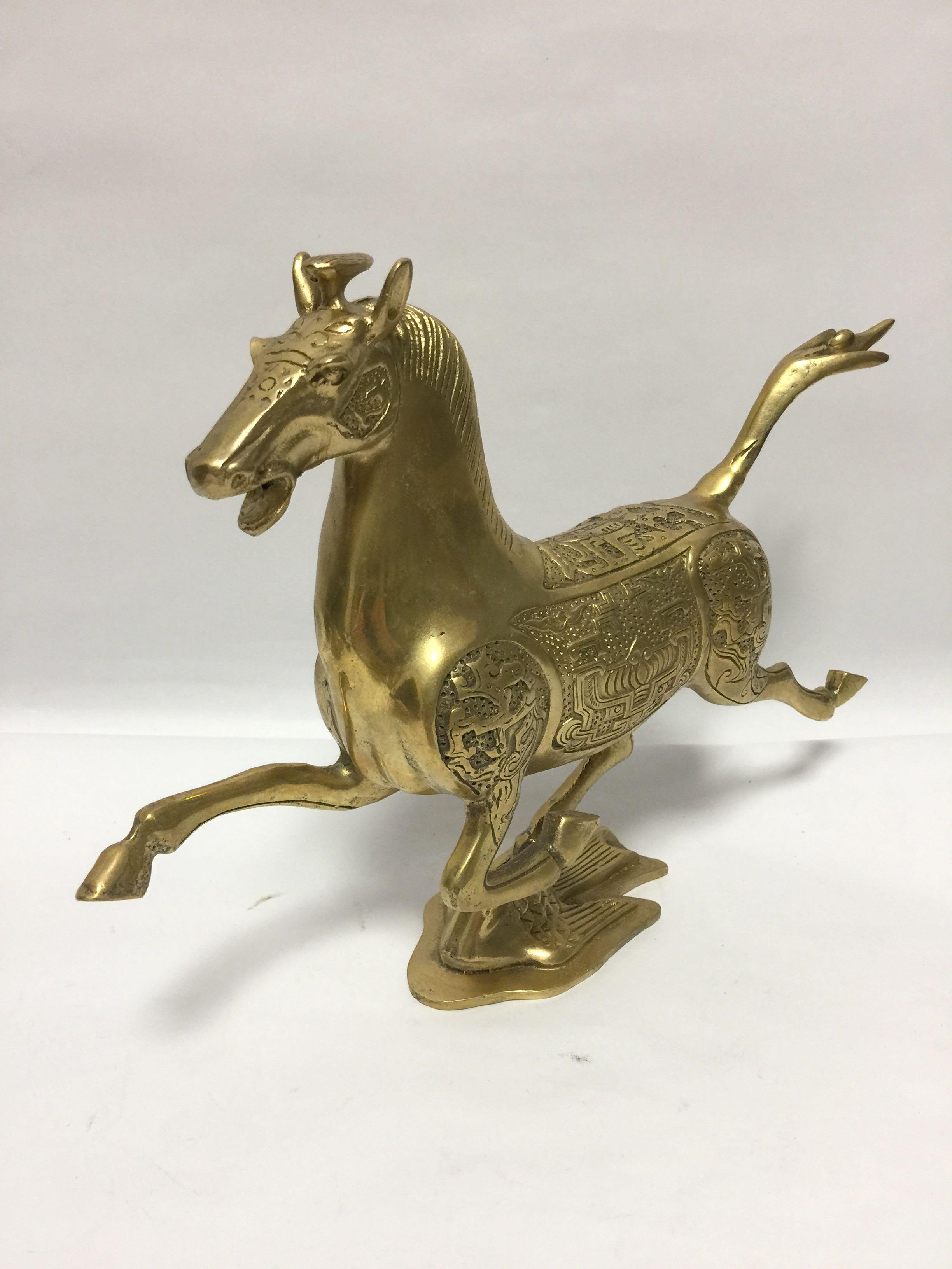 Exquisite Chinese Bronze Galloping Horse Treading On A Flying Swallow Statue 精致的中国青铜马踏飞燕雕像 Vintage Collectibles Vintage Collectibles On Carousell