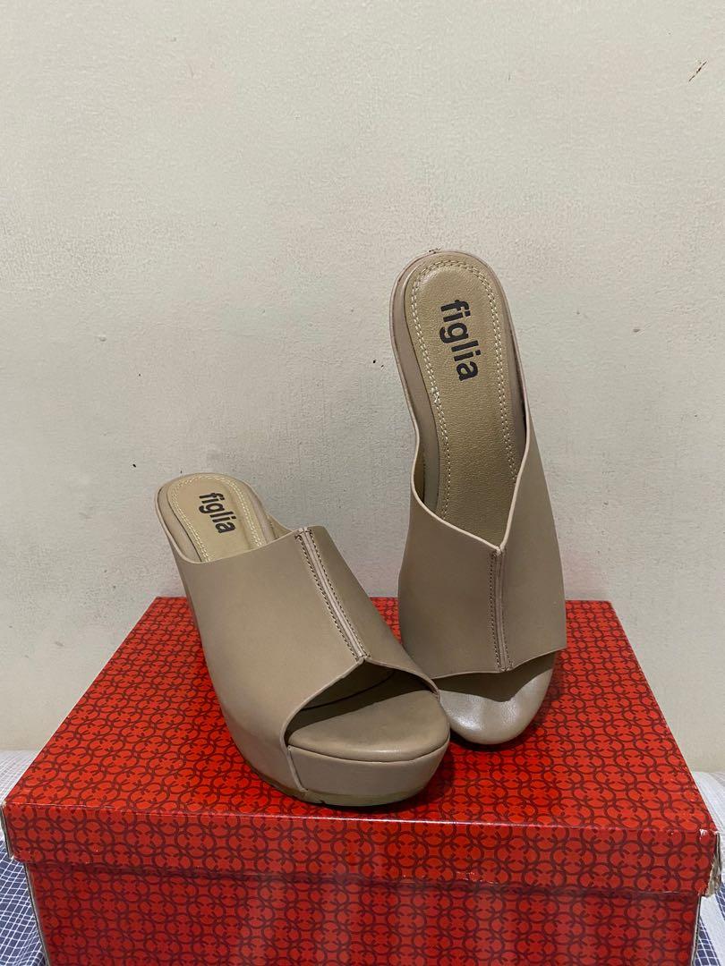 Figlia wedge sandals deals