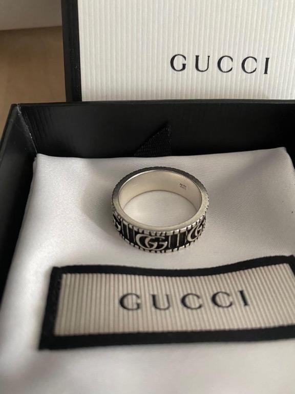 Gucci silver ring with double g