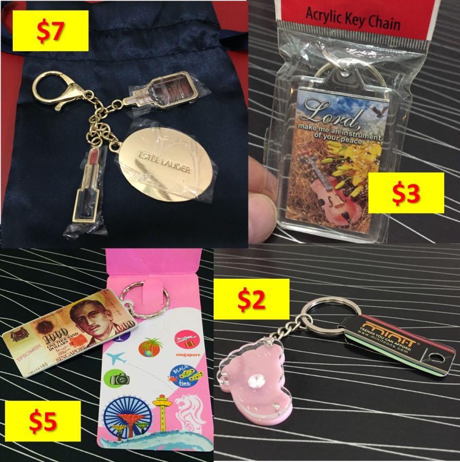 KEYCHAINS SINGAPORE DOLLAR NOTE MINITOON FOOTPRINT RELIGIOUS KEYCHAINS