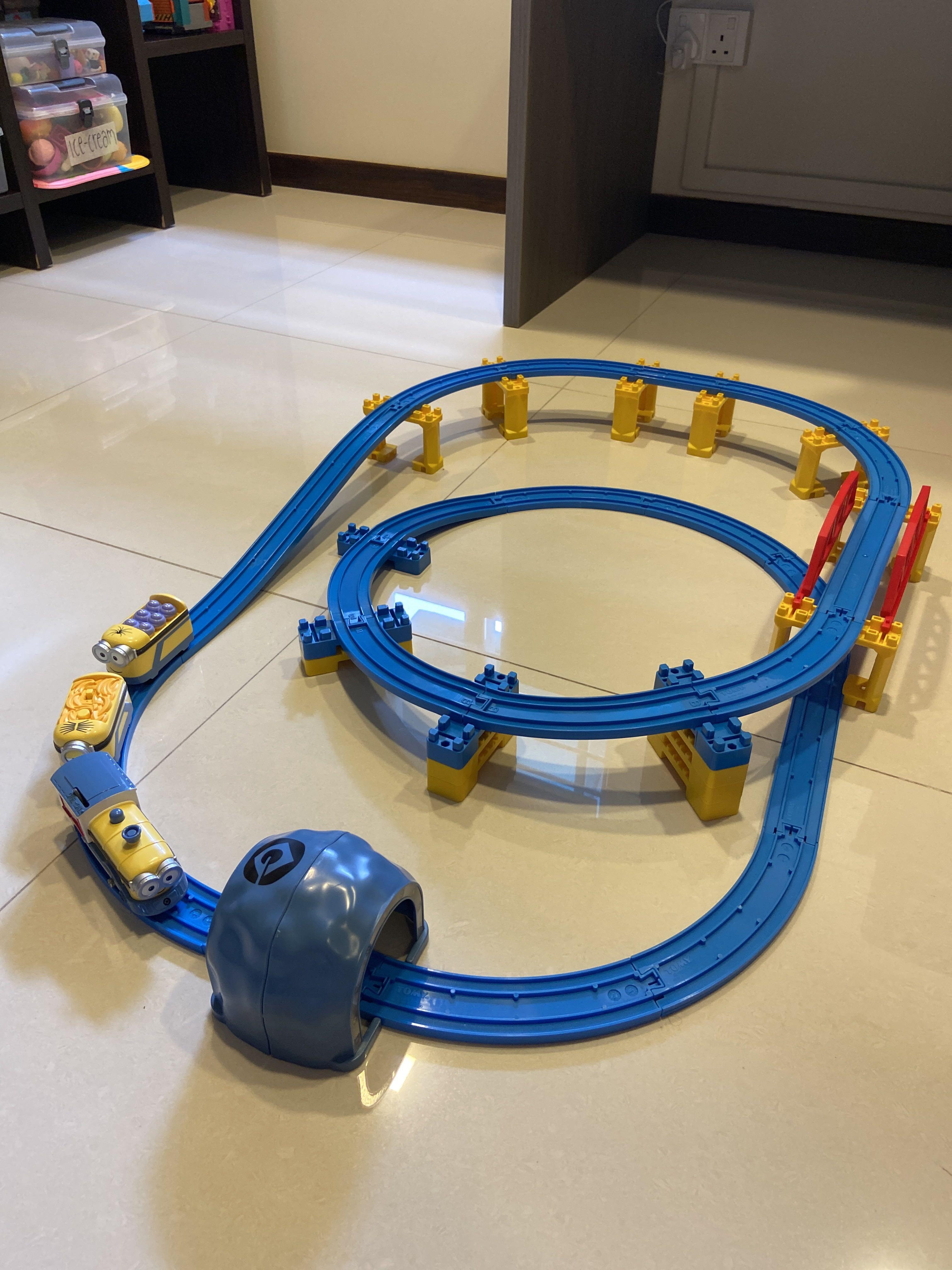 Minion train set