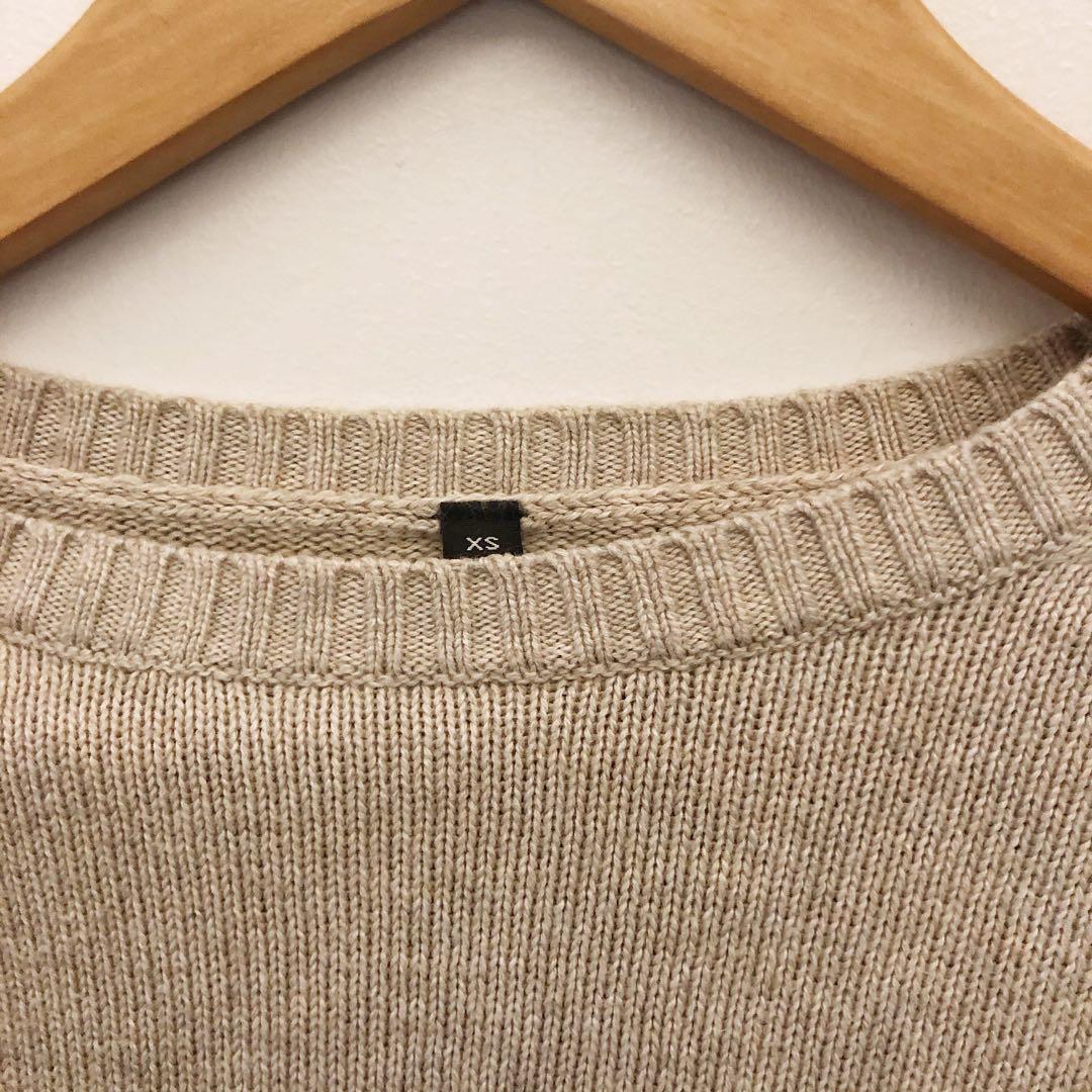 Muji Knit Sweater (Category: Hoodies) located in Paranaque City. Submitted by rainbrain (Listing ID 1030522536, Image 2). Description: ⚠️PLEASE READ EVERYTHING⚠️ Used only twice. Fits like S-XS. 🏷 Prices not inclusive of shipping, delivery fee depends on your selected mode of shipping 🙅🏻‍♂️ No meet-ups. Stay safe! 📦 Delivery via GrabExpress, Lalamove or Mr Speedy shouldered by the buyer 💵 Payment via BPO/BPI Deposit or GCash 🙋🏻‍♂️ Feel fre