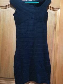 Off shoulder black bodycon dress