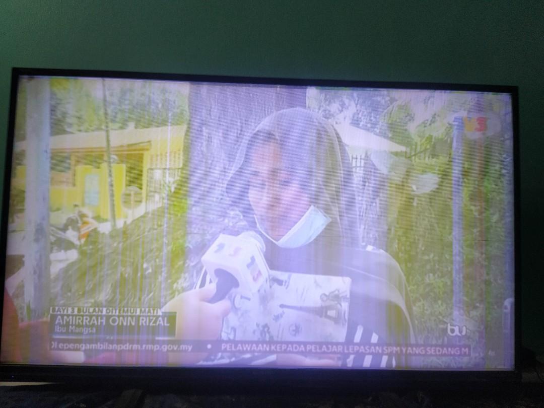 Sharp LED LCD TV 50 inch lines on screen, TV & Home Appliances, TV