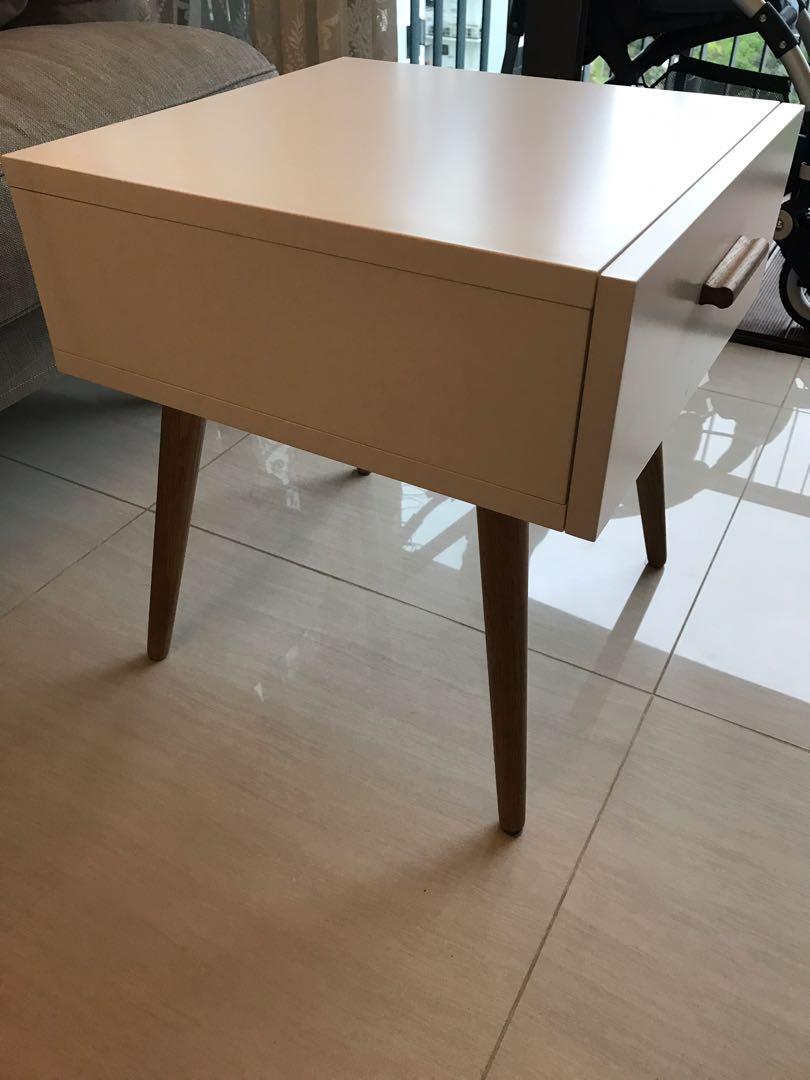 Side Table (Category: Tables & Sets) located in Singapore. Submitted by fire_snow (Listing ID 1030386943, Image 3). Description: Size 40cm * 42cm, height 45 cm.