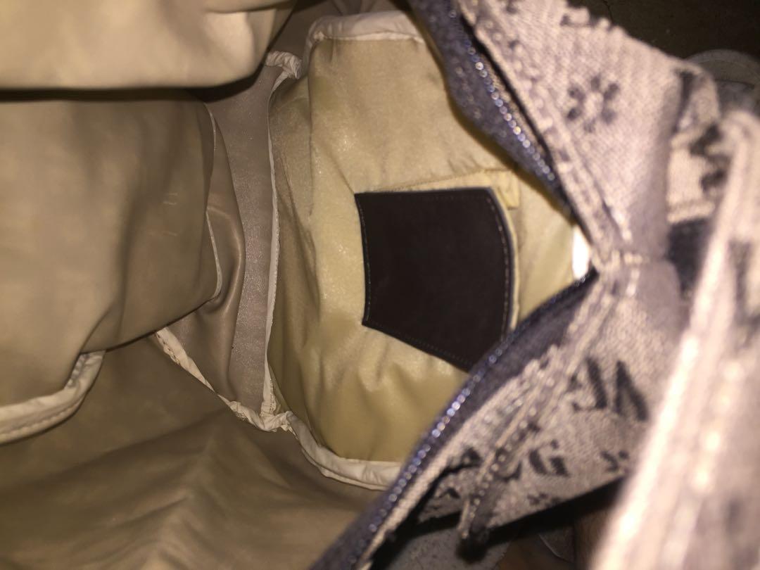 Valentino mini backpack (Category: Backpacks) located in Legazpi City. Submitted by brandedstuffphl (Listing ID 1030543046, Image 3). Description: Valentino mini backpack Very good condition Made in China.
