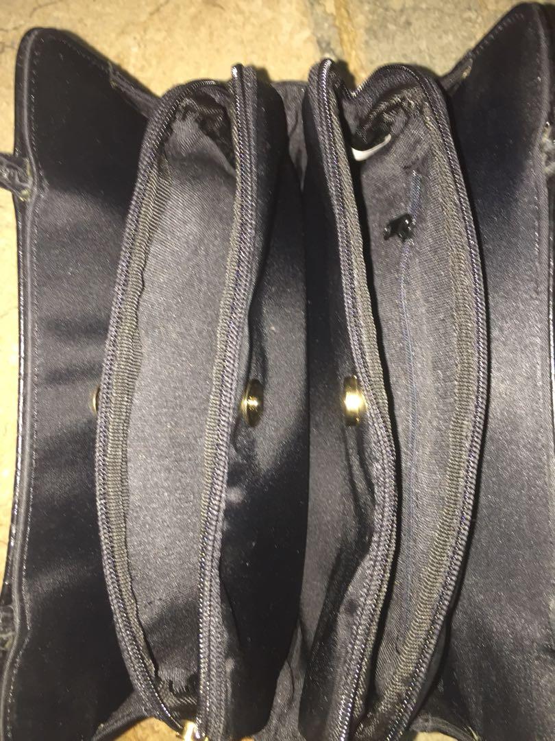 Valentino handbag (Category: Tote Bags) located in Legazpi City. Submitted by brandedstuffphl (Listing ID 1030543507, Image 3). Description: Valentino handbag 3 compartments.