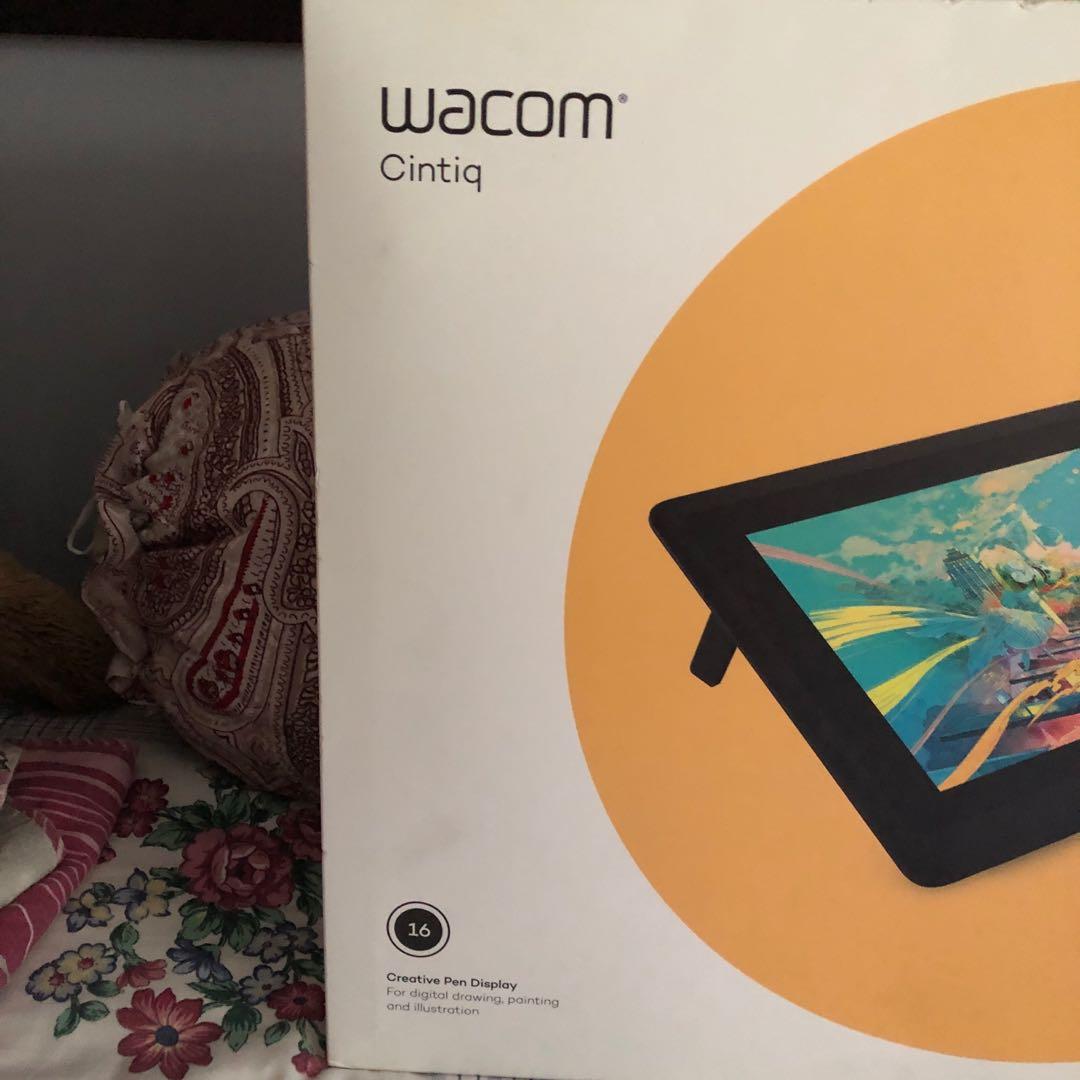 Cintiq 16 drawing tablet, Mobile Phones & Gadgets, EReaders on