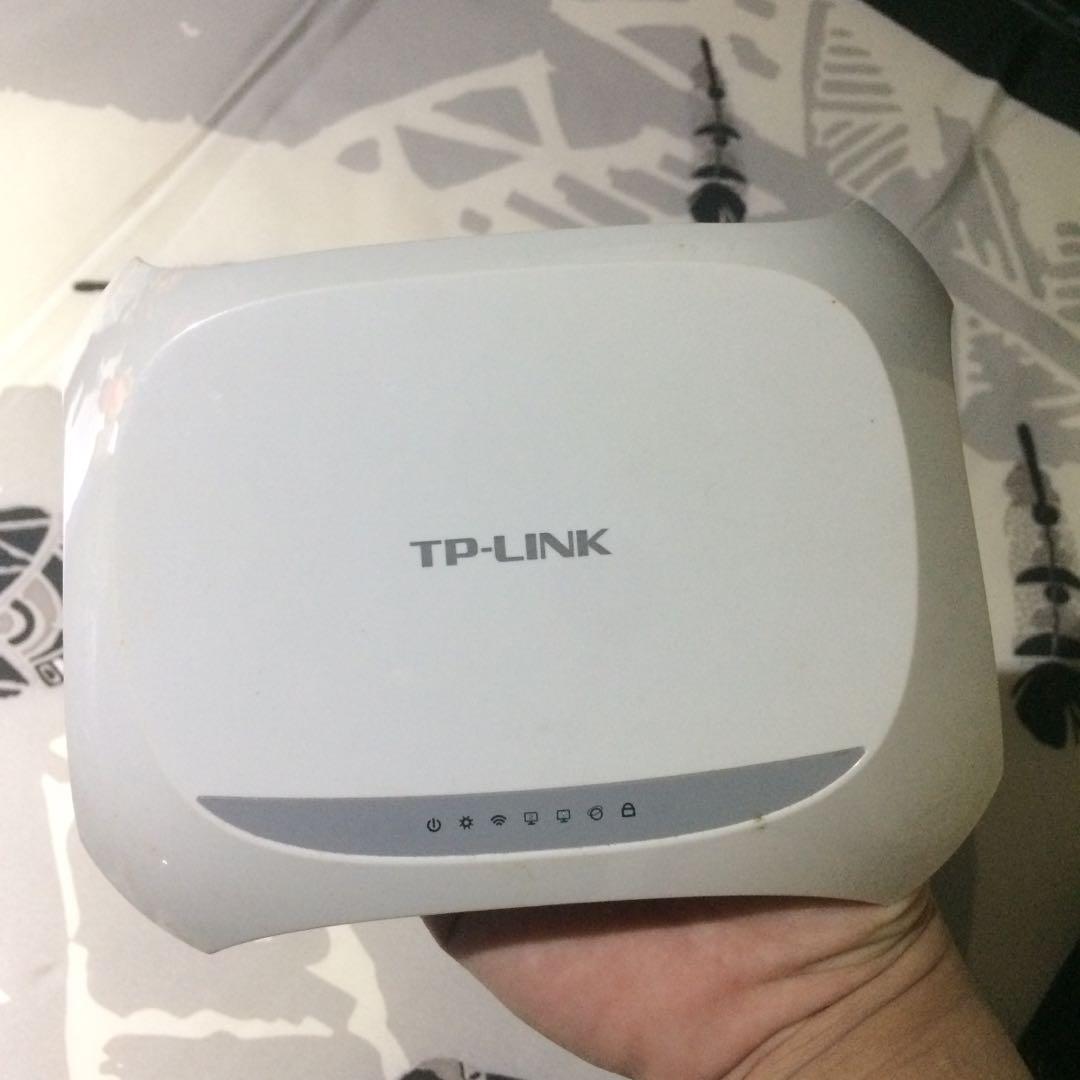 Wireless Routers and Modems Bundle (6pcs) (Category: Networking) located in Manila. Submitted by i-sell-for-you (Listing ID 1030572783, Image 1). Description: Take all 6 for just Php 1,000!! First pic is good as new w/ box 2 modems also good as new w/ box Other 3 units no box All working (last time we used them) Wala lang cords yung walang box Rfs: Decluttering.