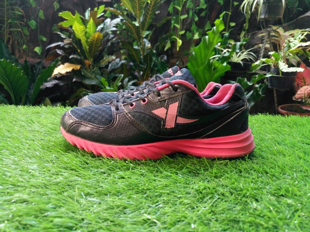 38 Xtep Fesyen Wanita Sepatu Di Carousell