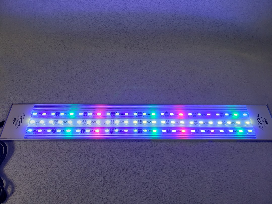 全新水族水草用led照明燈 帶雙開關制 可獨立選白光彩光 跟扁腳電源 圖片所見咁多 無包裝 介意勿拍 給懂得的 傢俬 家居 其他 Carousell