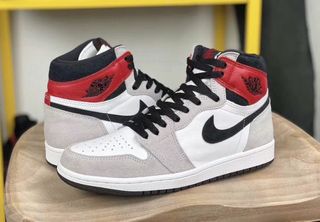 Multiple Sizes Nike Air Jordan 1 Retro High Og Light Smoke Grey Men S Fashion Footwear Sneakers On Carousell