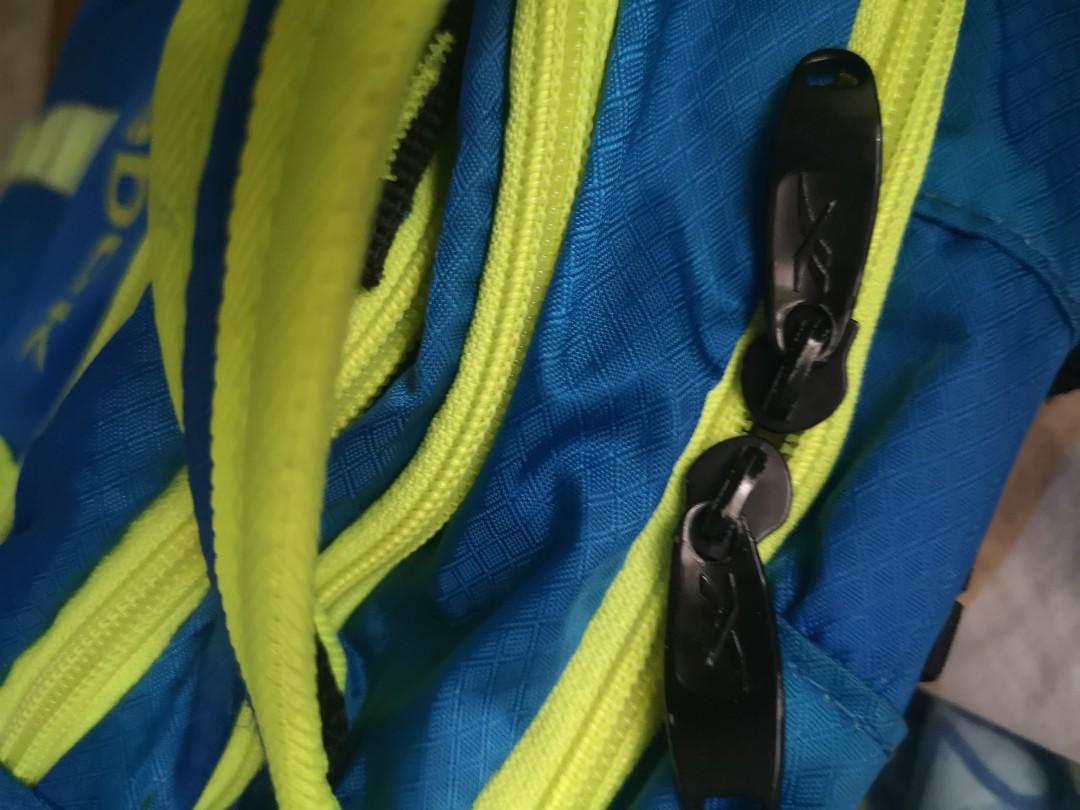 Auth REEBOK backpack UNISEX (Category: Backpacks) located in Bacoor. Submitted by lushlifeshoppe (Listing ID 1030595532, Image 3). Description: GOOD AS NEW! FIXED. No flaws Medium 3 main compartments 2 side pockets with laptop compartment.