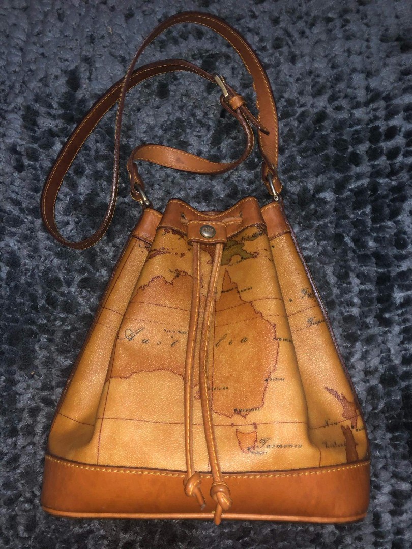 Alviero martini bucket bag online