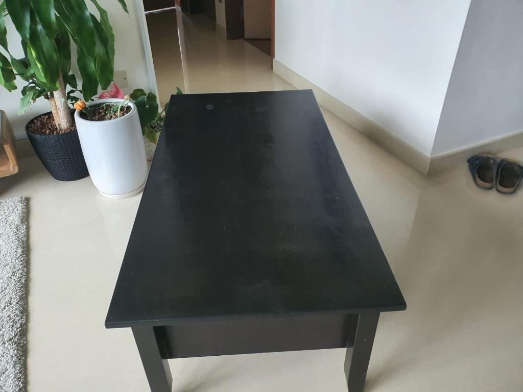 Coffee Table (Category: Tables & Sets) located in Singapore. Submitted by alexderham (Listing ID 1030623398, Image 3). Description: Black coffee table for sale. Stains on the top as shown. Otherwise in a good condition. Pick up only..