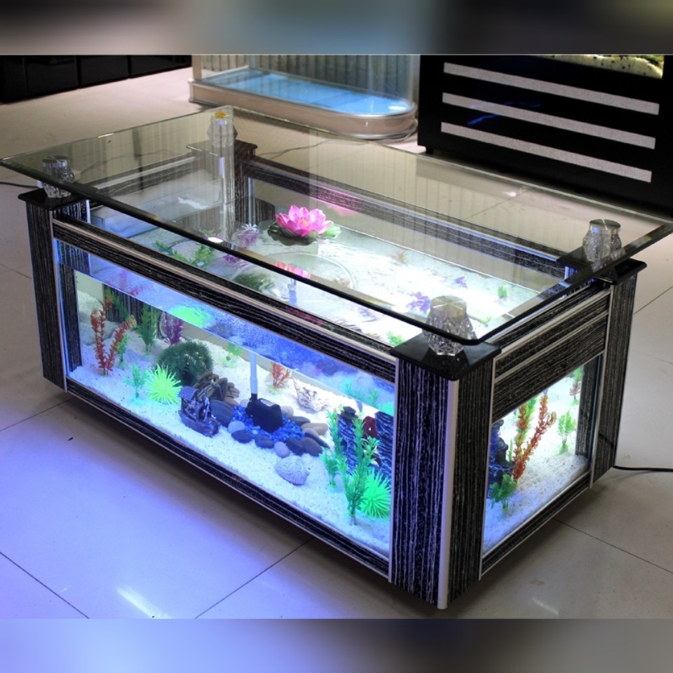 Стеклянный стол аквариум