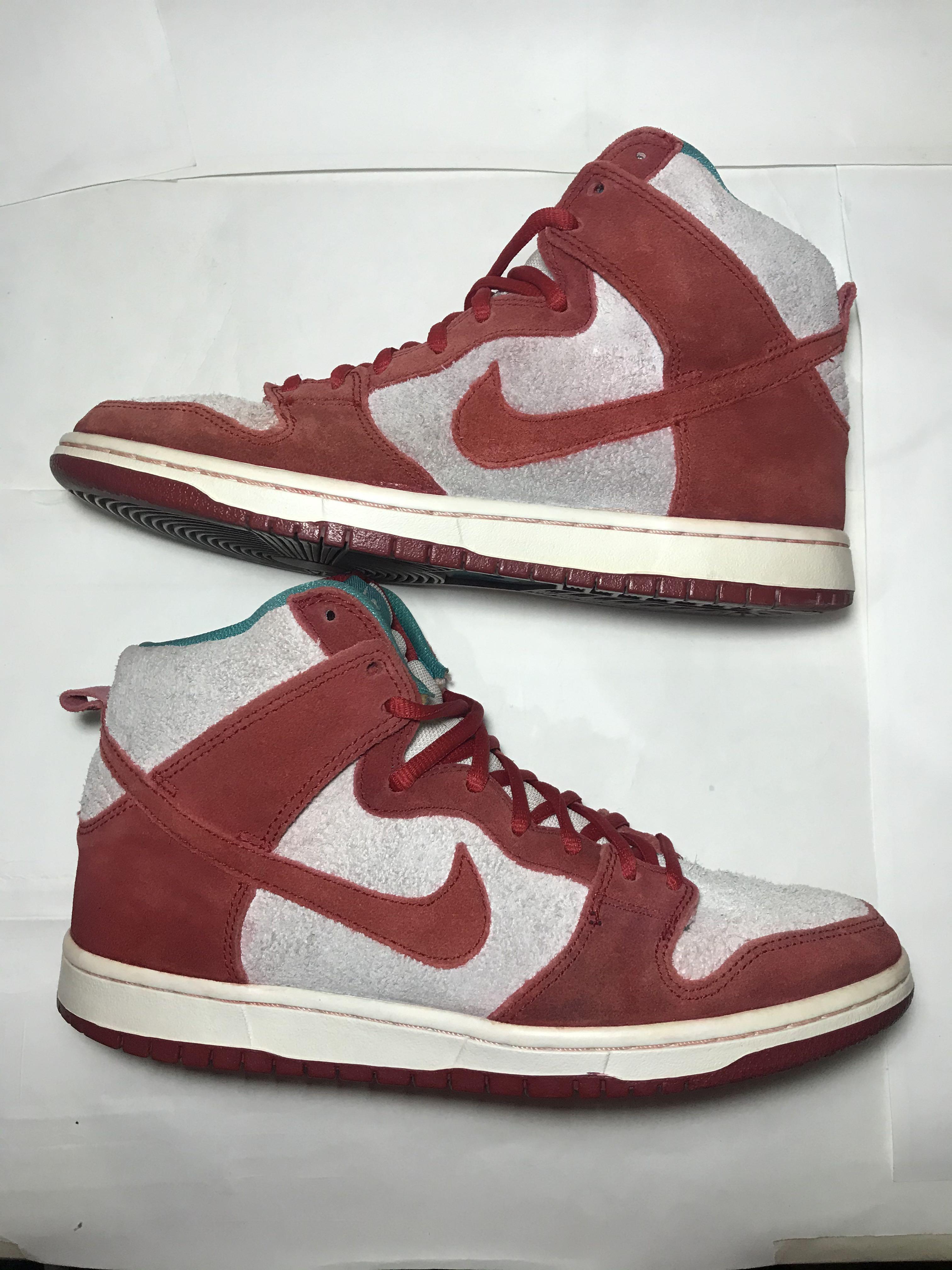 Nike SB Dunk High Dr. Seuss, Men's Fashion, Footwear, Sneakers on Carousell