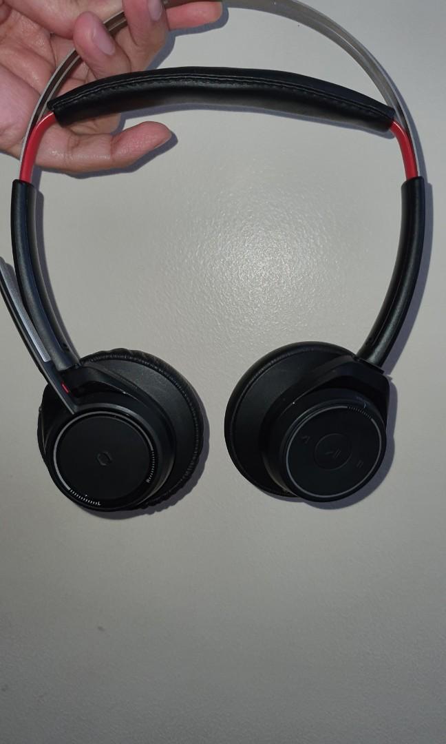 Plantronics Headset (Category: Headphones & Headsets) located in Quezon City. Submitted by versa_electronics (Listing ID 1030647353, Image 2). Description: Plantronics Voyager Focus UC (headset only) Used - 100% working and in good condition free same day delivery within NCR & Rizal areas COD via LBC for Provinces can be arranged.