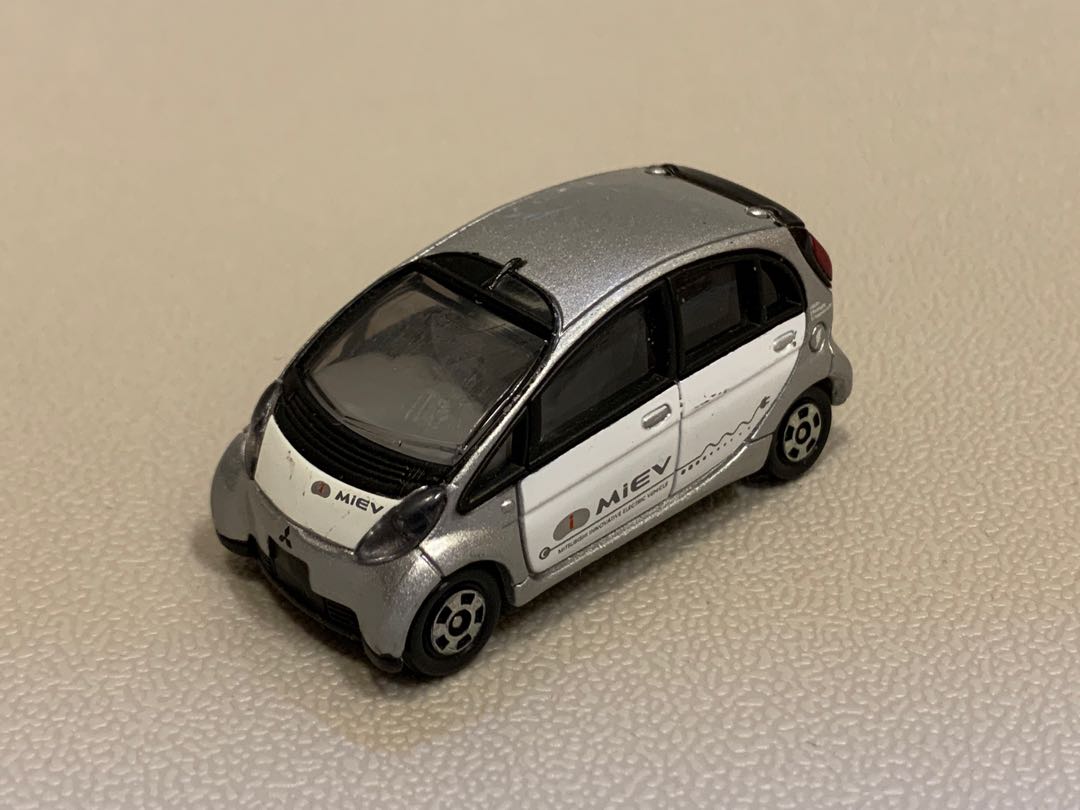 Takara Tomy Tomica No 117 Mitsubishi I Miev Silver 玩具 遊戲類 玩具 Carousell Takara Tomy Tomica No 117 Mitsubishi I Miev Silver 玩具 遊戲類 玩具 Carousell