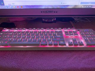 Tesoro Gram Spectrum Full Keyboard Red Mechanical Switch (White)