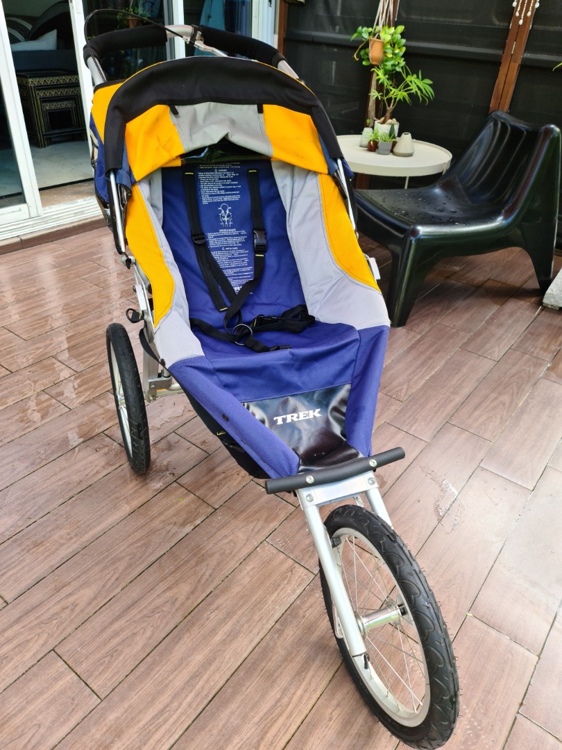 Bore Menagerry tema TREK Jogging stroller, Babies & Kids, Going Out, Strollers on Carousell