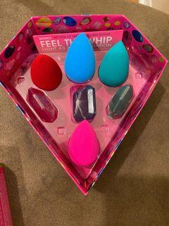 4 beauty blenders + 3 soaps (crown jewels bundle set from Sephora)