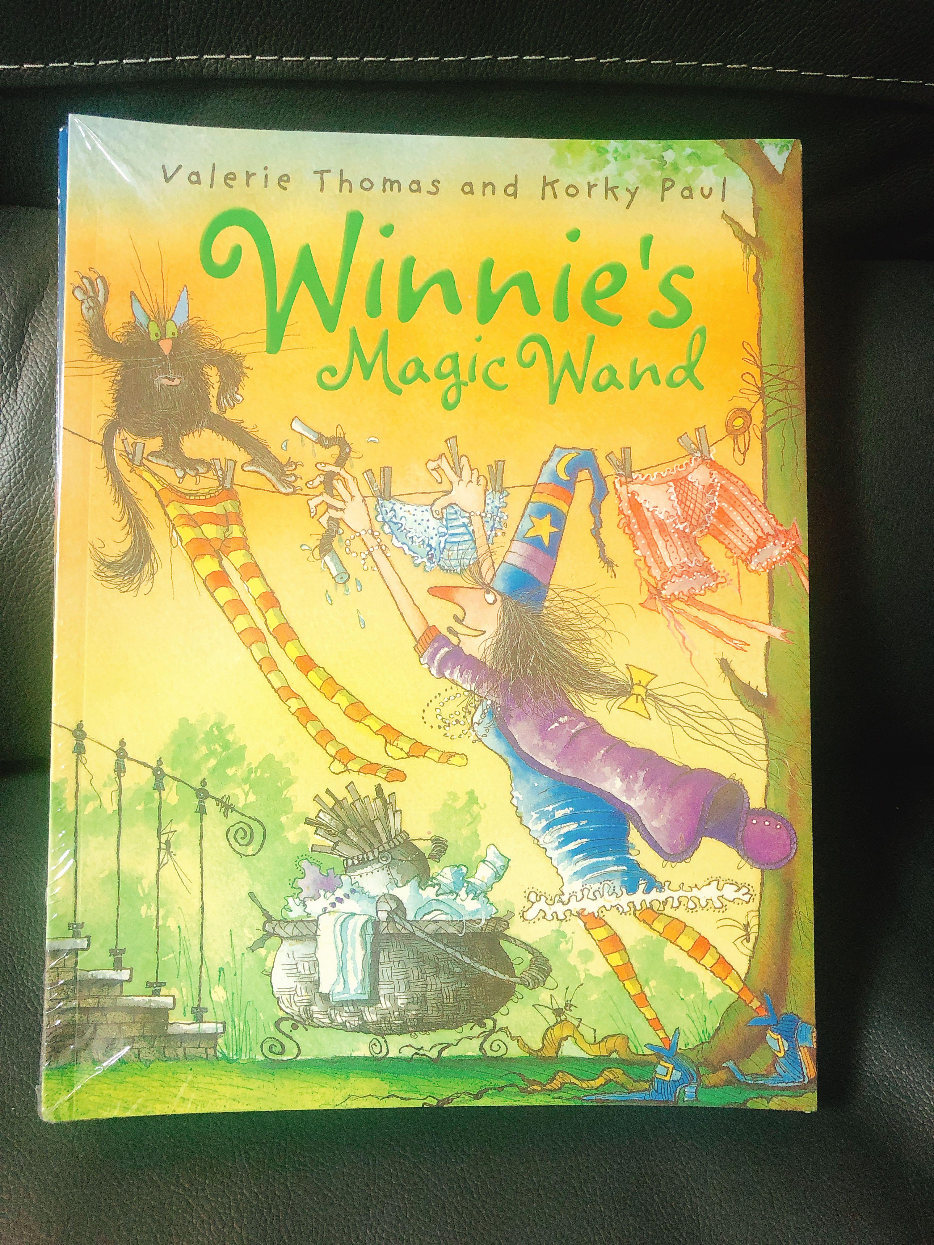 點讀版溫妮女巫Winnie the Witch 大開本英文繪本14冊可點讀, 興趣及