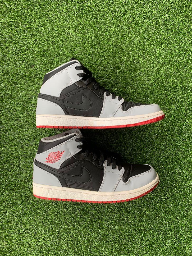 Air Jordan 1 Retro Mid GS Gym Red Wolf Grey
