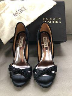 jewel by badgley mischka gia heels