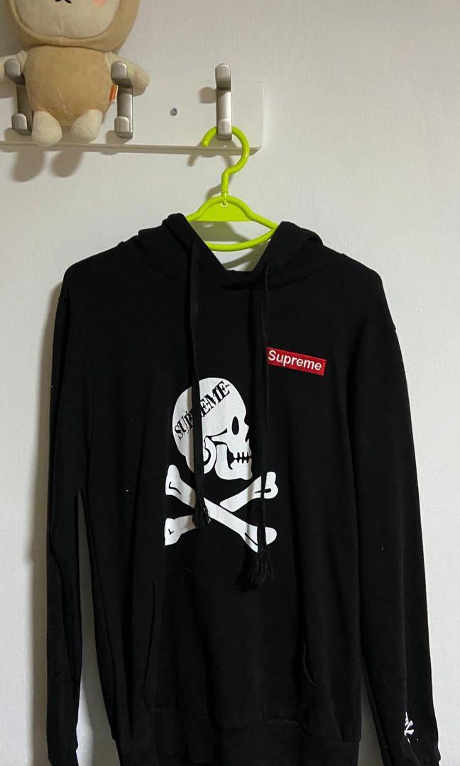 basic supreme hoodie