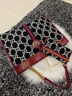 (Category: ) located in . Submitted by bagspace_shop (Listing ID 1030946499, Image 1). Description: .