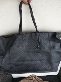(Category: ) located in . Submitted by chanel_shoppe (Listing ID 1030962368, Image 1). Description: .